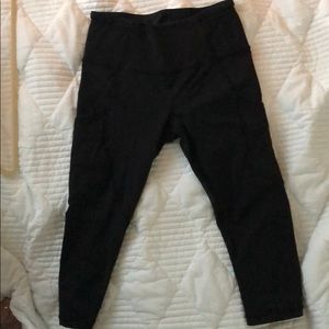 Lululemon outrun 17” crops